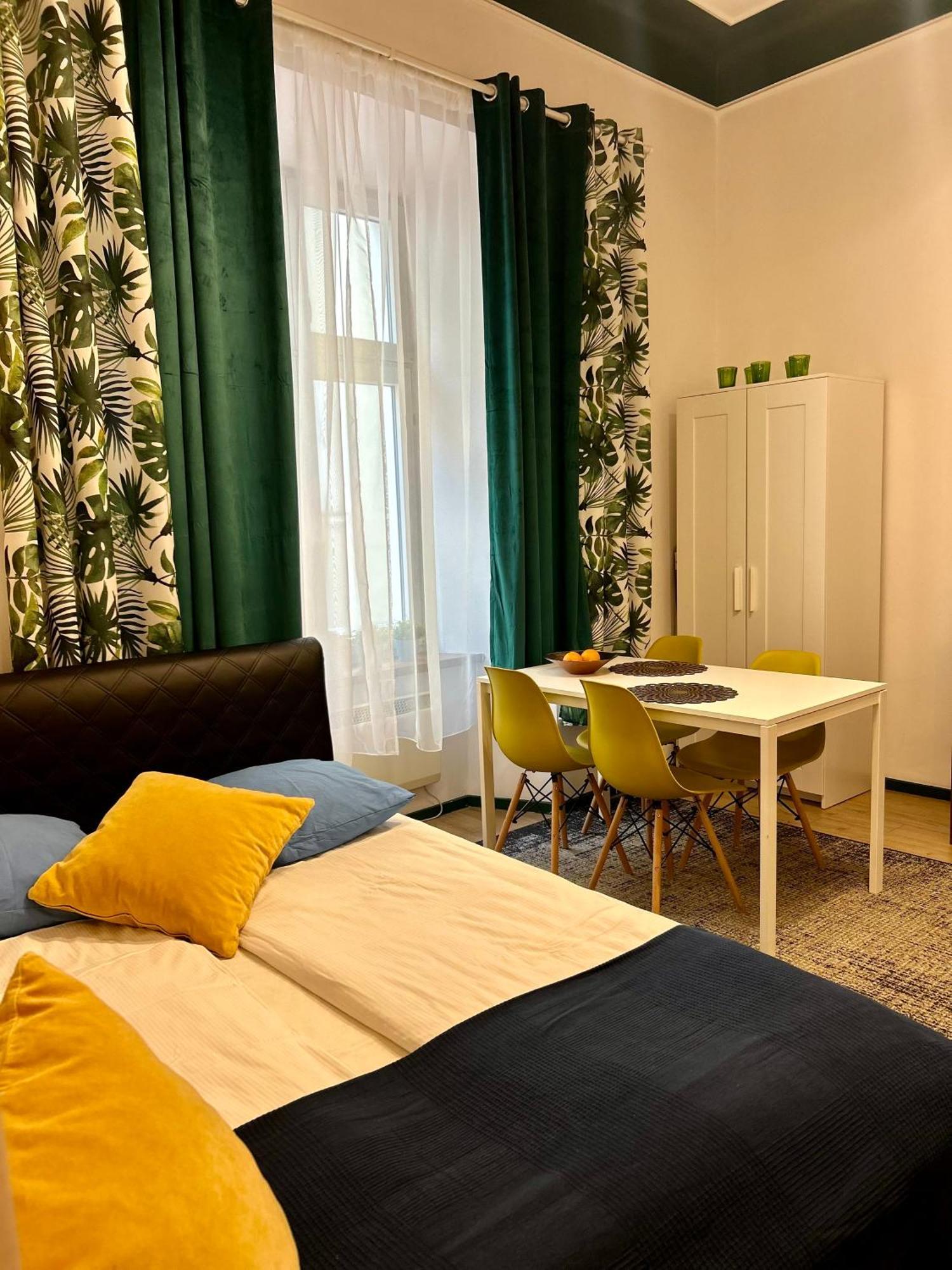 Vintage Senacka Apartaments Krakow Bagian luar foto